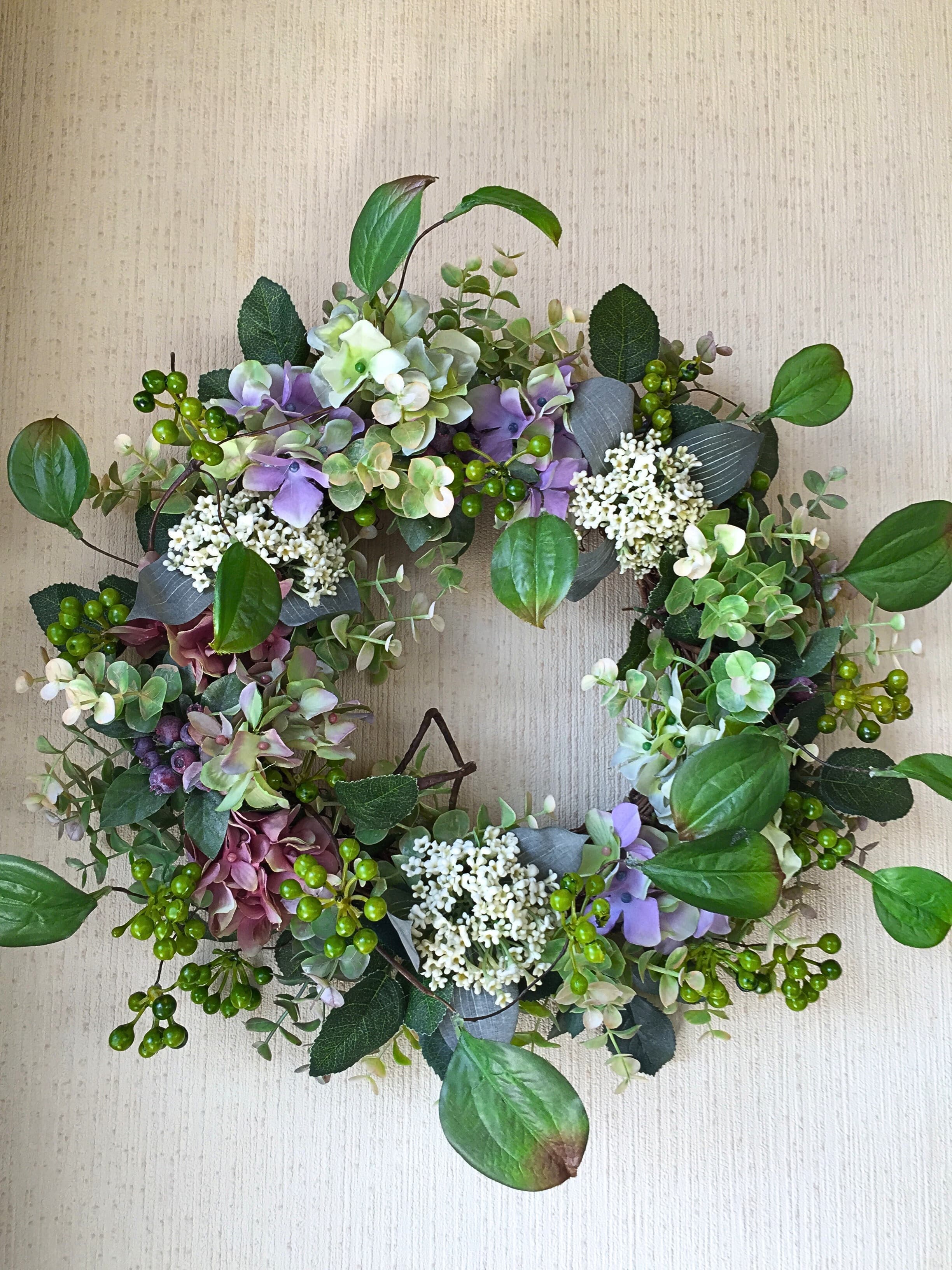 ブルー系とグリーンでまとめた初夏をイメージさせるリース